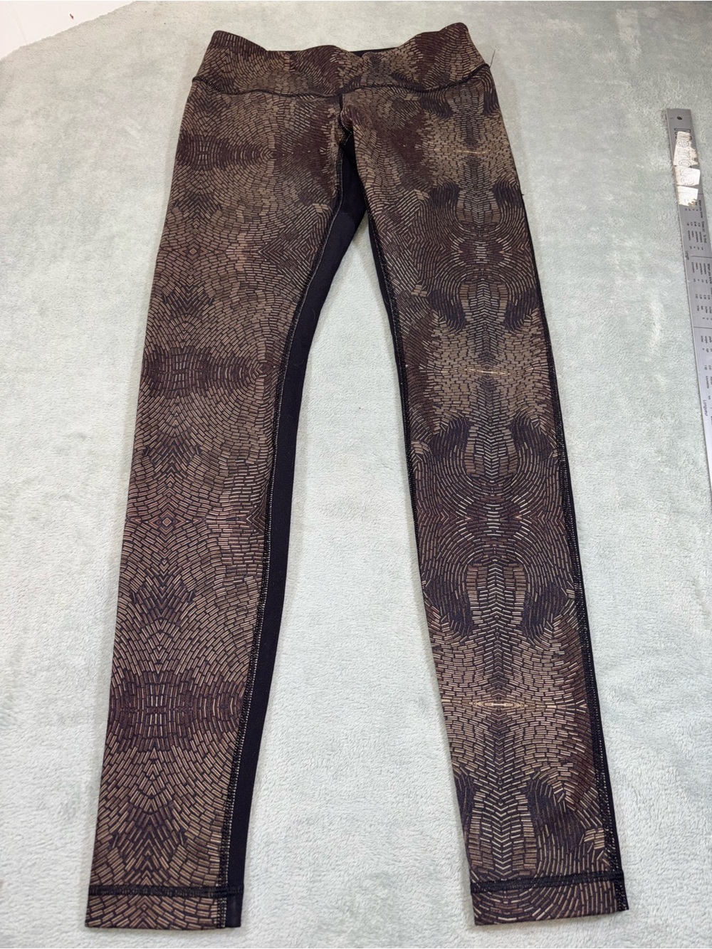 RARE Lululemon Wunder Under SE 3D Print Leggings Size 6 Made In Canada